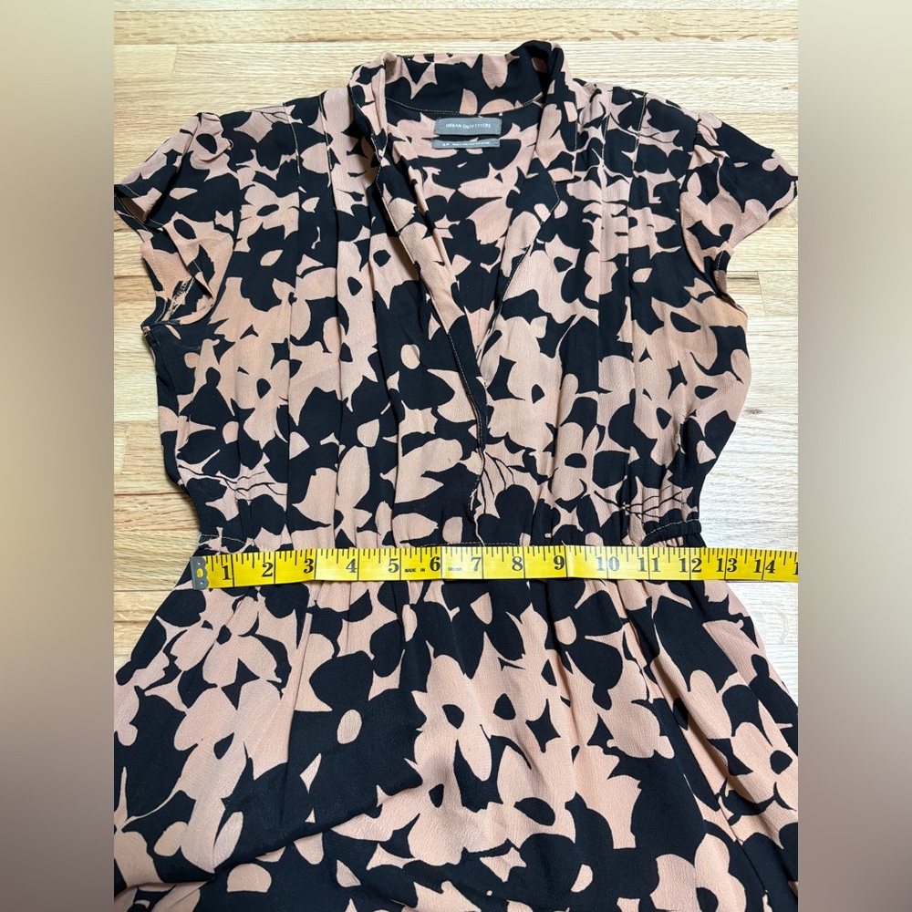 Urban Outfitters lined floral dress size small - Picture 8 of 11